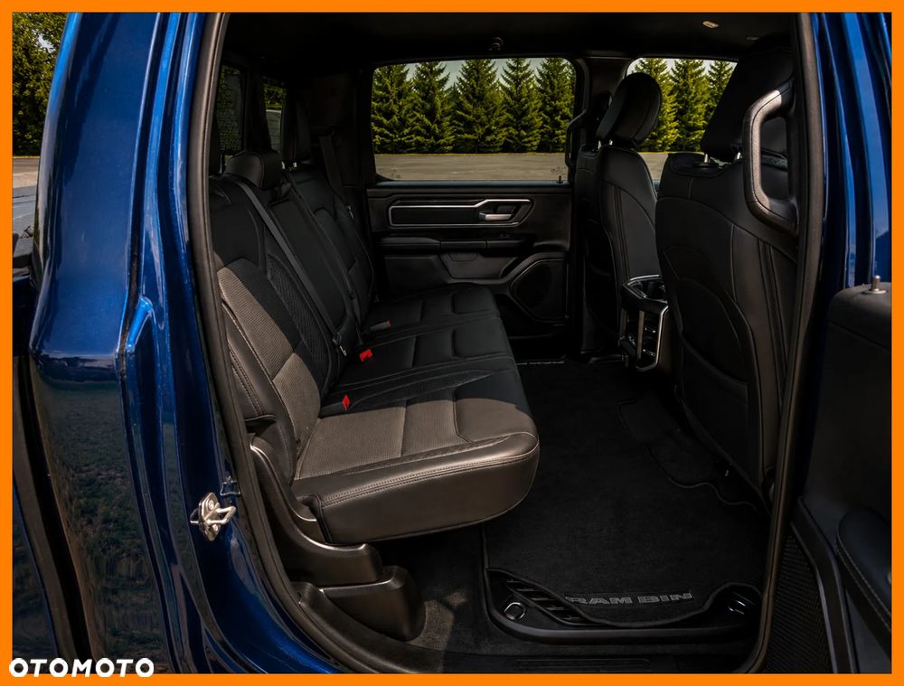 RAM 1500 Crew Cab Shortbed Bighorn - 16