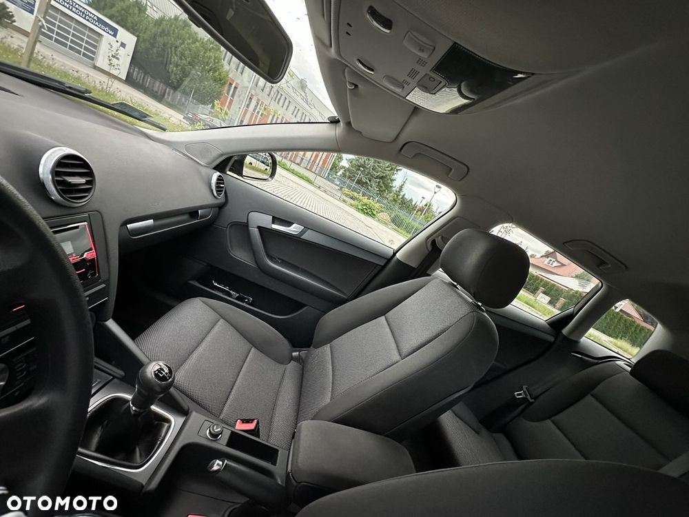 Audi A3 Sportback 1.6 TDI DPF Ambiente - 10