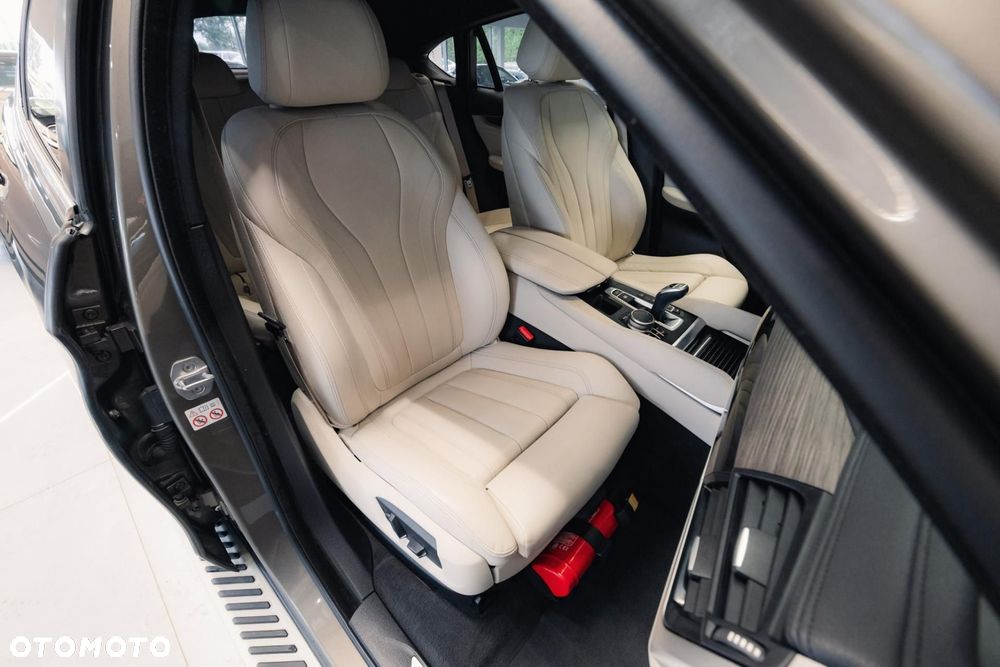 BMW X6 xDrive30d - 16