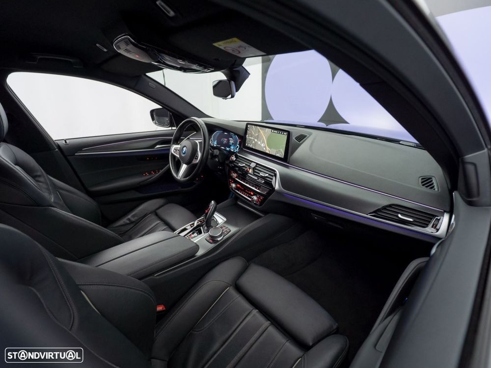 BMW 520 e Pack M - 44