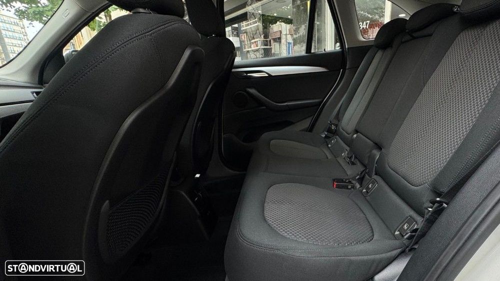 BMW X1 25 e xDrive - 12