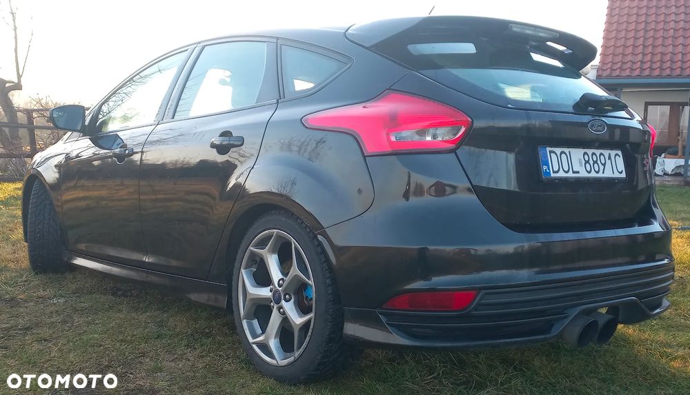 Ford Focus 2.0 EcoBoost ST mit Leder-Sport-Paket - 8