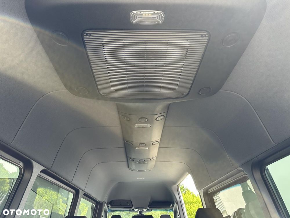 Mercedes-Benz Sprinter - 16