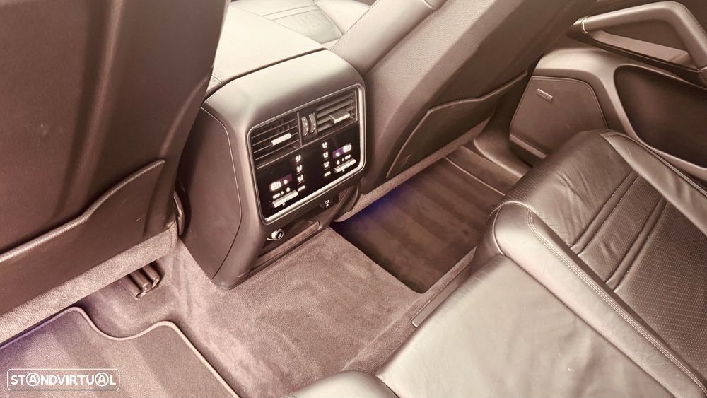 Porsche Cayenne Coupé E-Hybrid Platinum Edition - 10