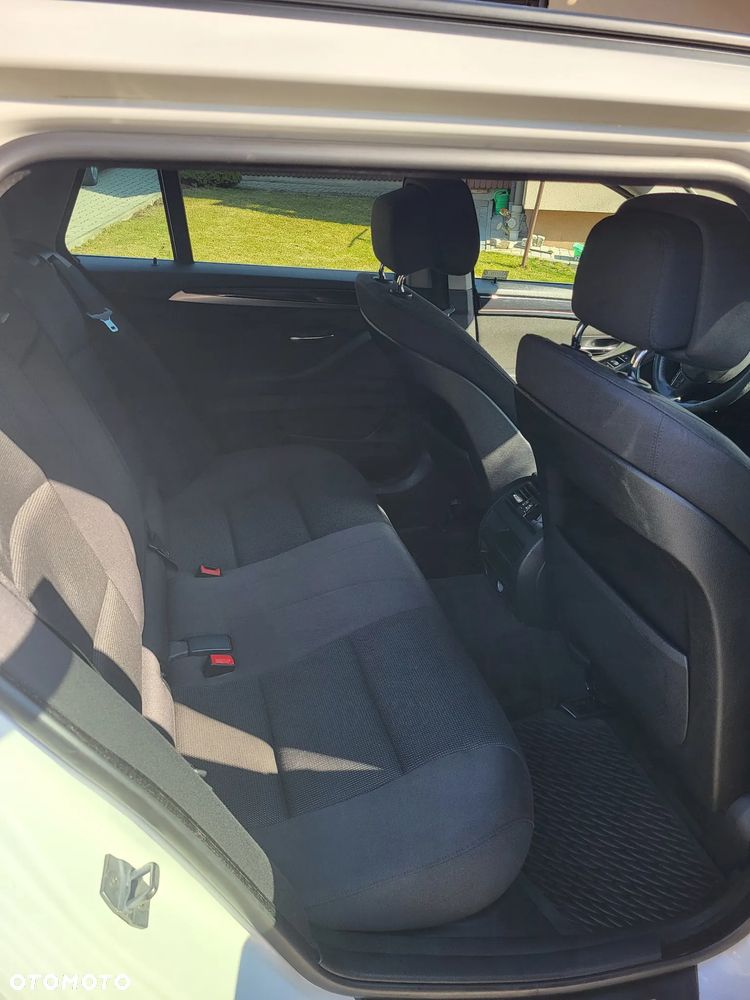 BMW Seria 5 525d xDrive - 4