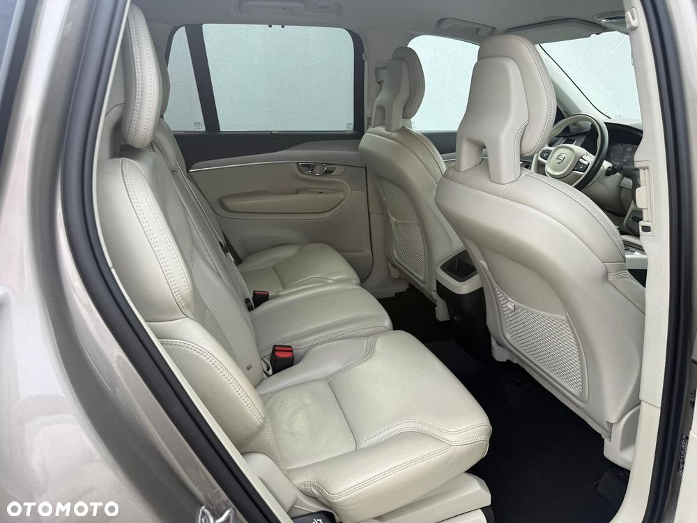 Volvo XC 90 - 37