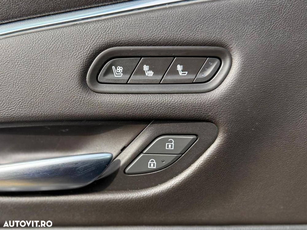 Cadillac Escalade 6.2 V8 AWD AT Platinum - 39