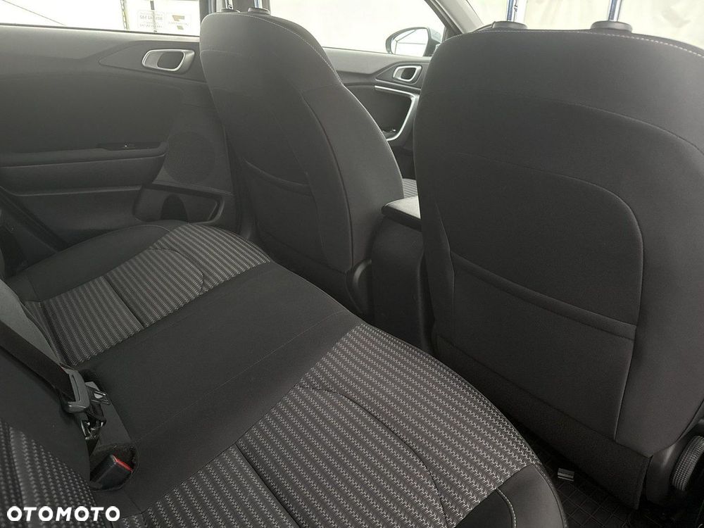 Kia Ceed - 23