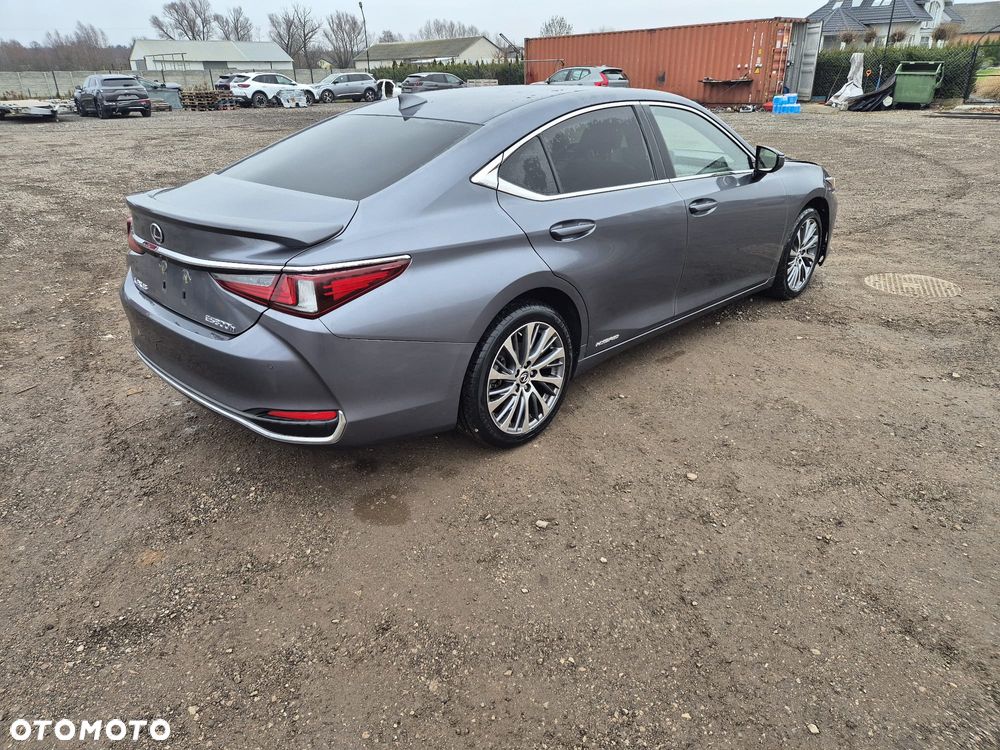 Lexus ES 300h Business Line - 12