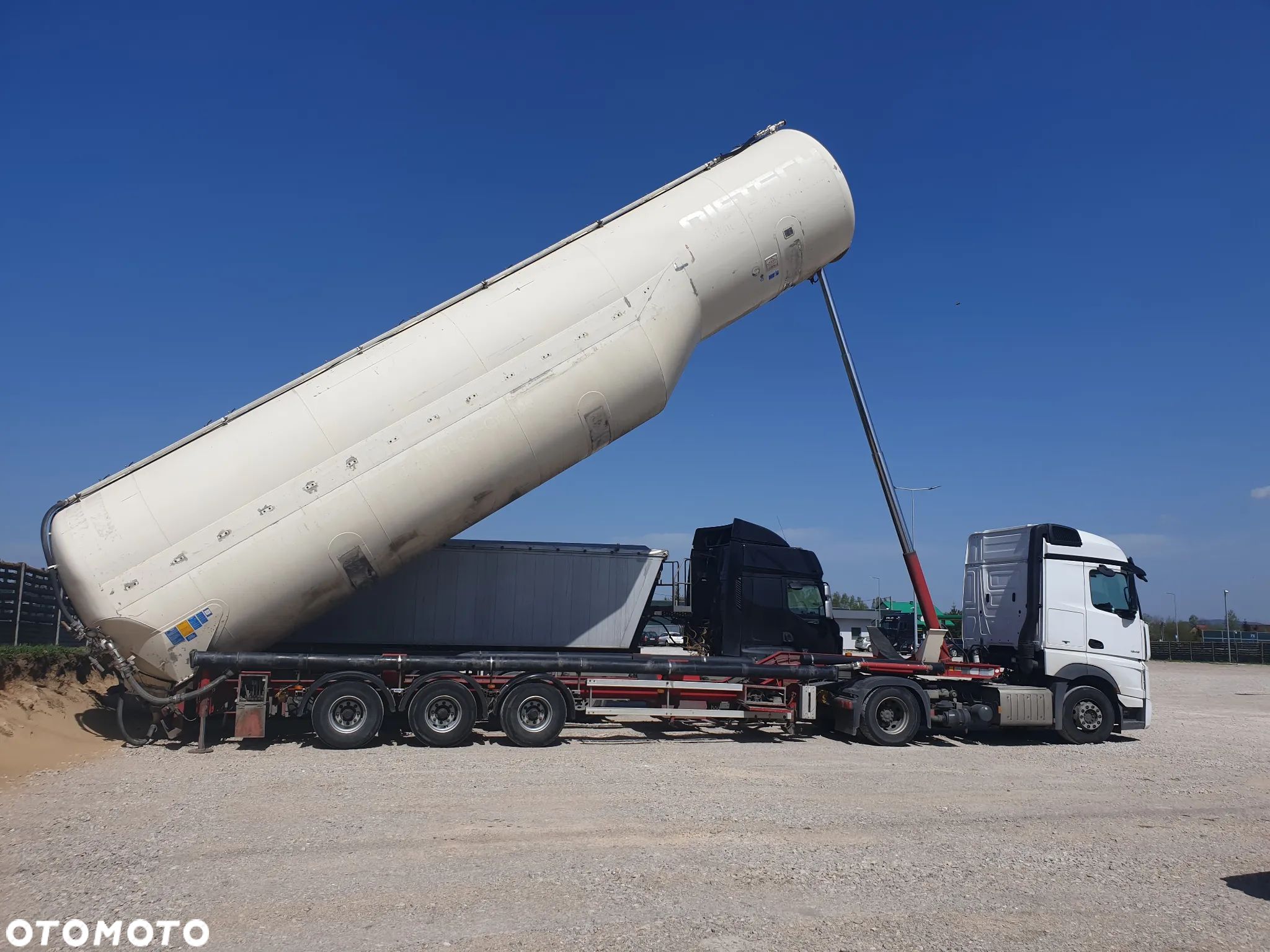 Feldbinder Silos Kipper 91.3 m3 - 1