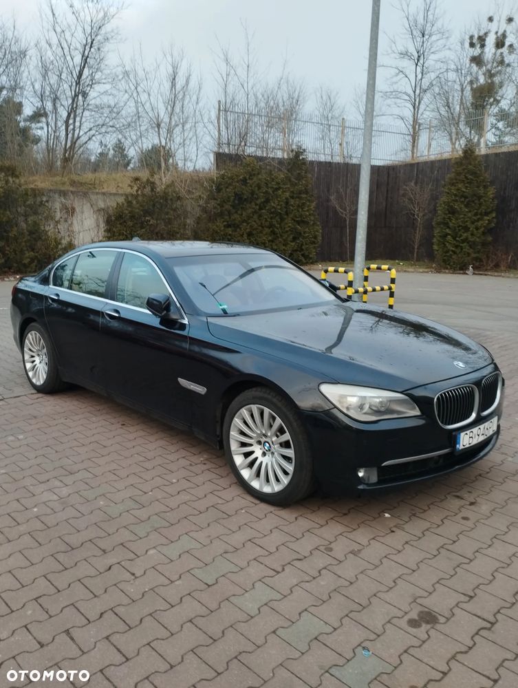 BMW Seria 7 740i - 10