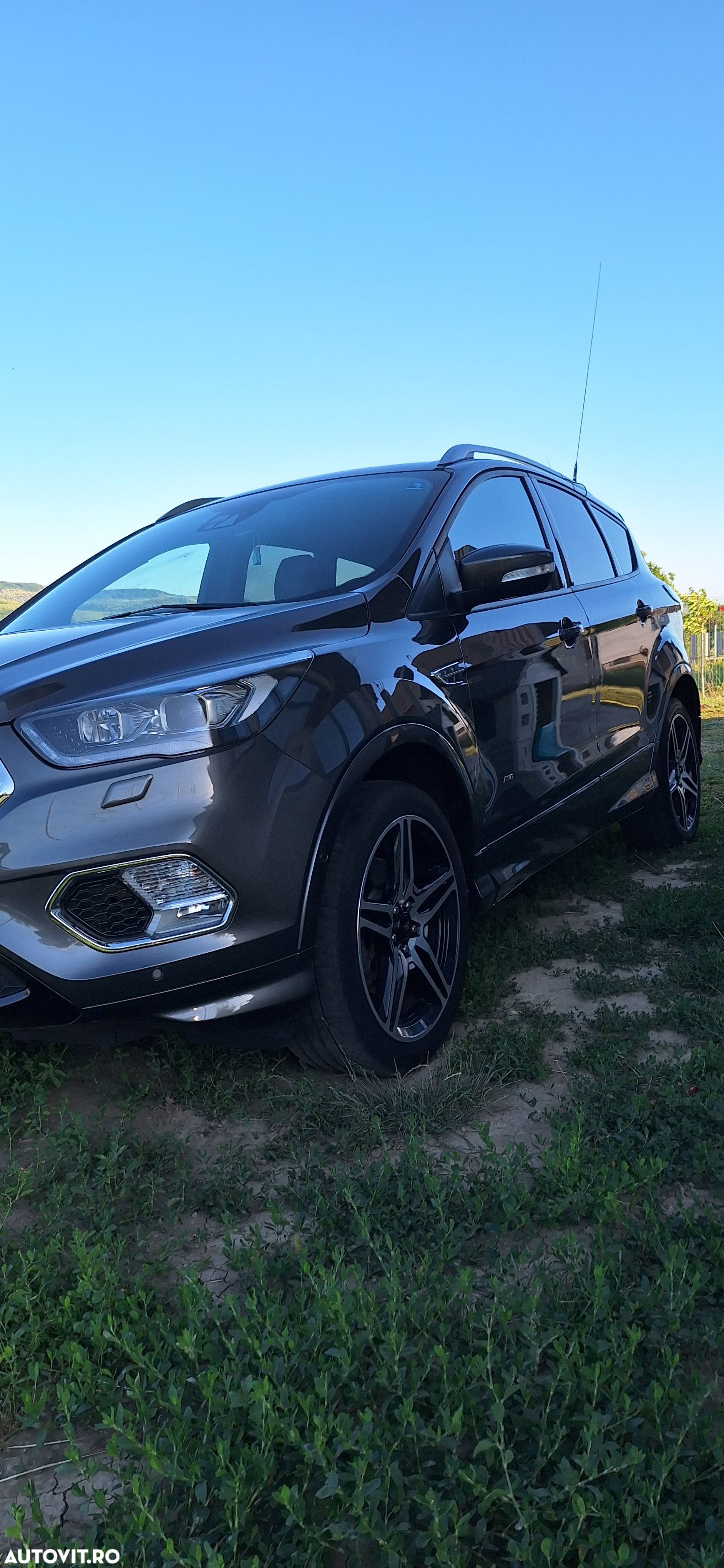 Ford Kuga 1.5 EcoBoost 4WD Aut. Titanium - 1