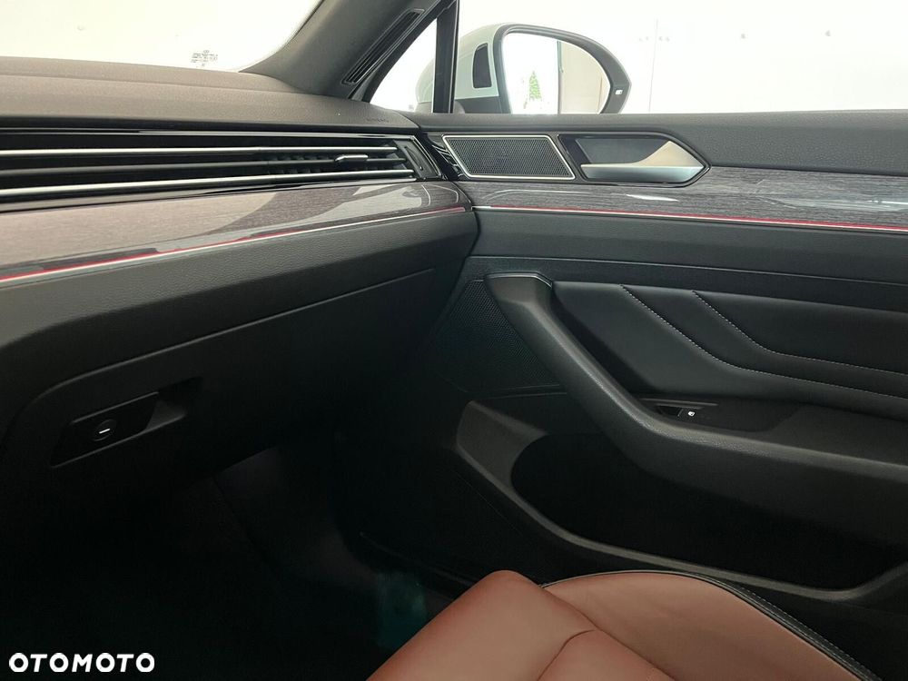 Volkswagen Passat Variant 2.0 TSI Elegance DSG - 21