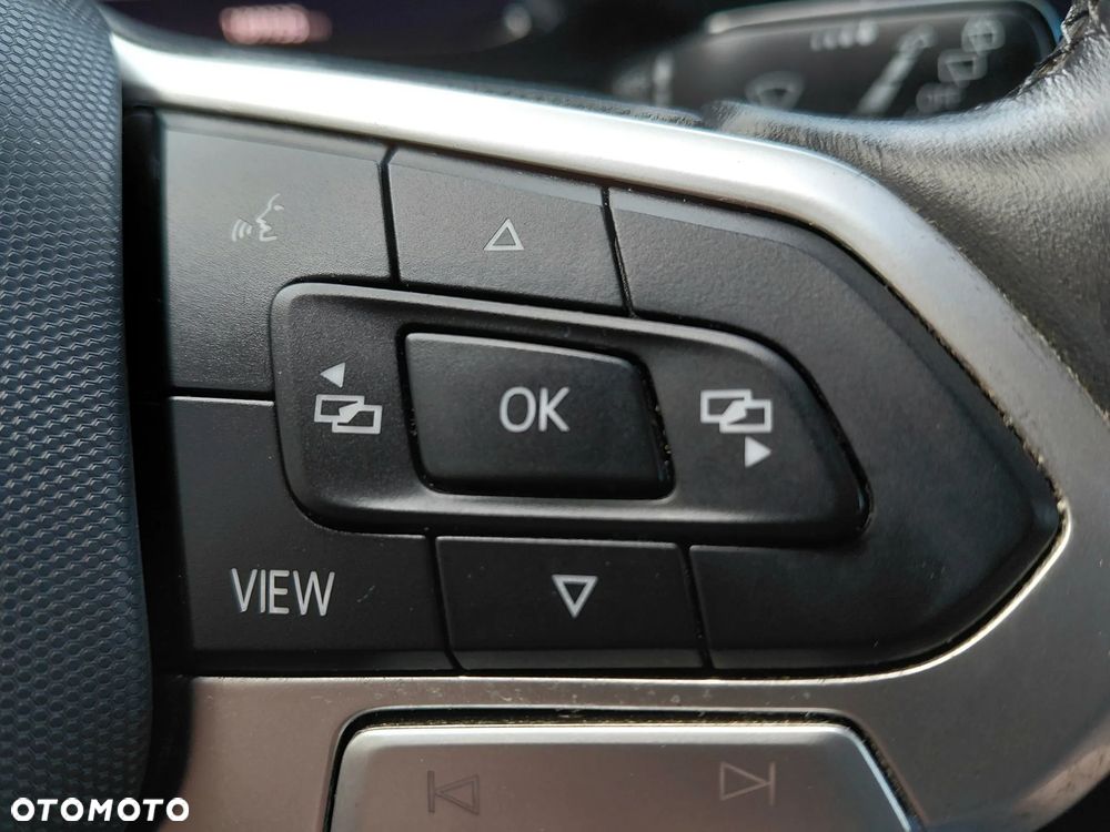 Volkswagen Golf 2.0 TDI Life - 23