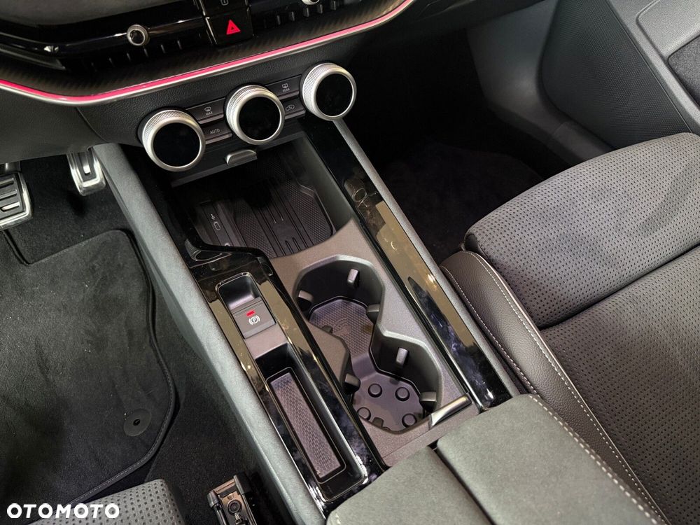 Skoda Superb 1.5 TSI mHEV Sportline DSG - 28