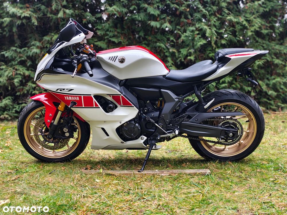 Yamaha YZF - 2