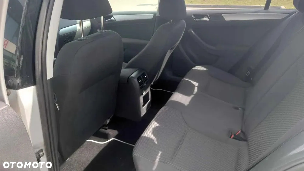 Volkswagen Jetta 1.6 TDI Comfortline - 3