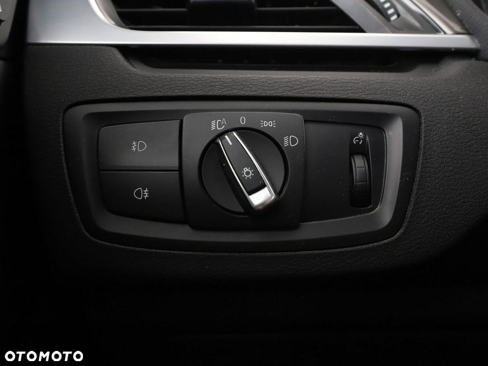BMW X1 sDrive20i GPF xLine - 33