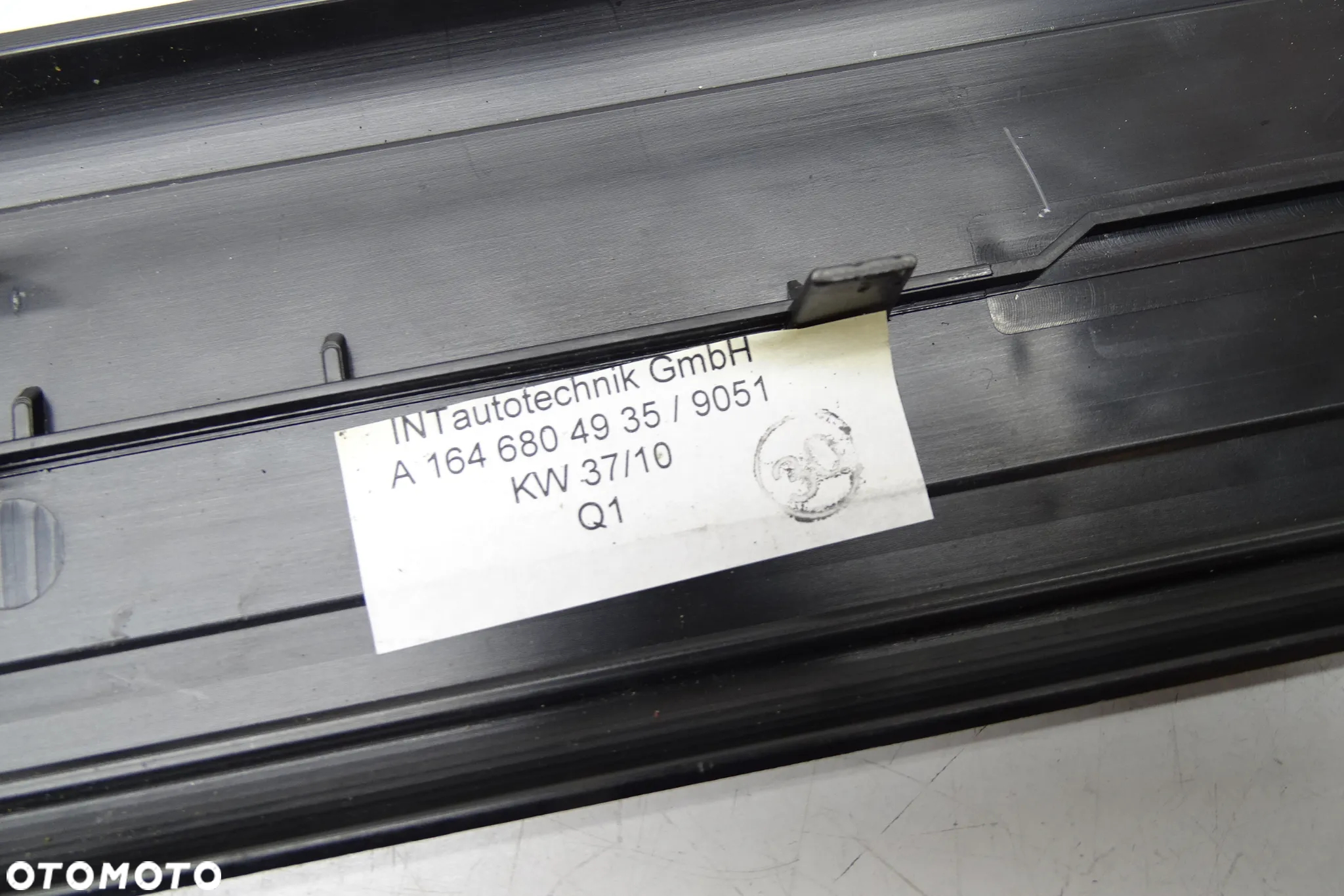 Mercedes ML W164 Lift Listwa progowa wewnętrzna lewa 1646804935 - 4