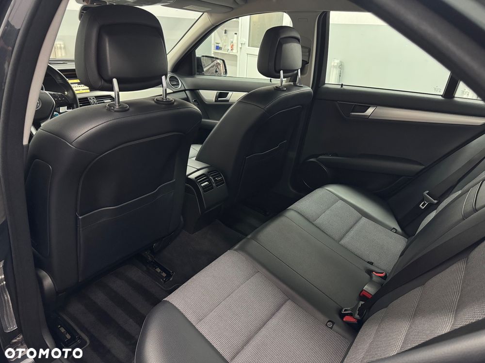 Mercedes-Benz Klasa C 180 Kompressor Automatik Avantgarde - 25