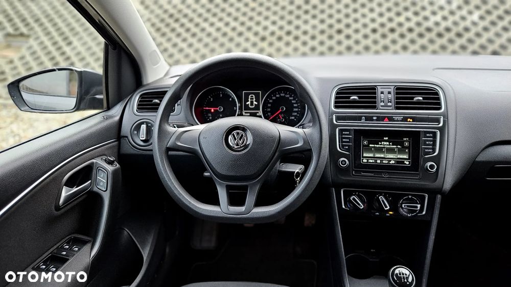 Volkswagen Polo 1.4 TDI (Blue Motion Technology) Comfortline - 32