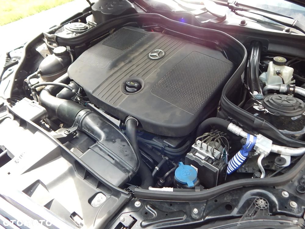 Mercedes-Benz Klasa E 220 CDI DPF BlueEFFICIENCY Automatik Avantgarde - 21