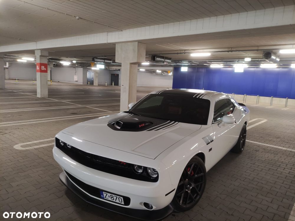 Dodge Challenger - 4