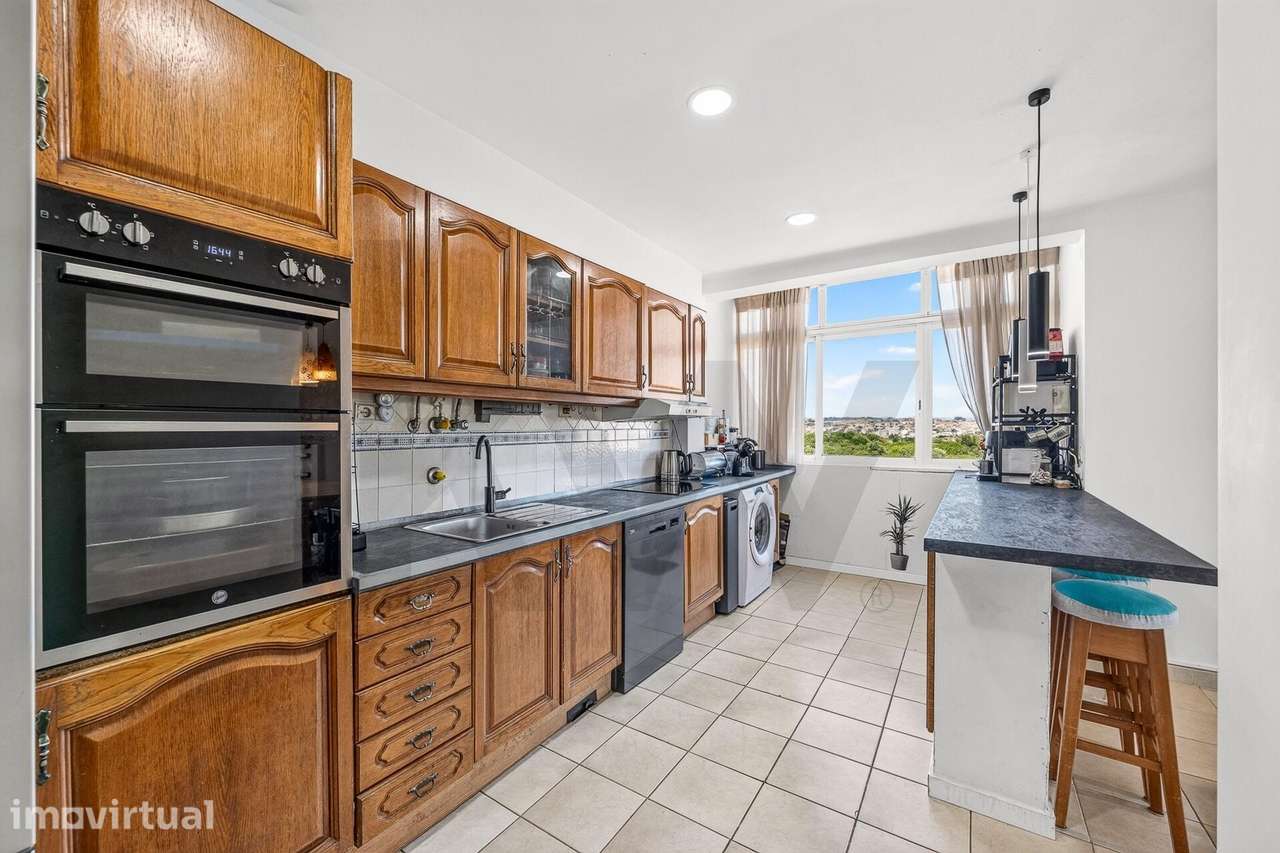 Apartamento T3 com 2 varandas e BOX - Grande imagem: 4/25