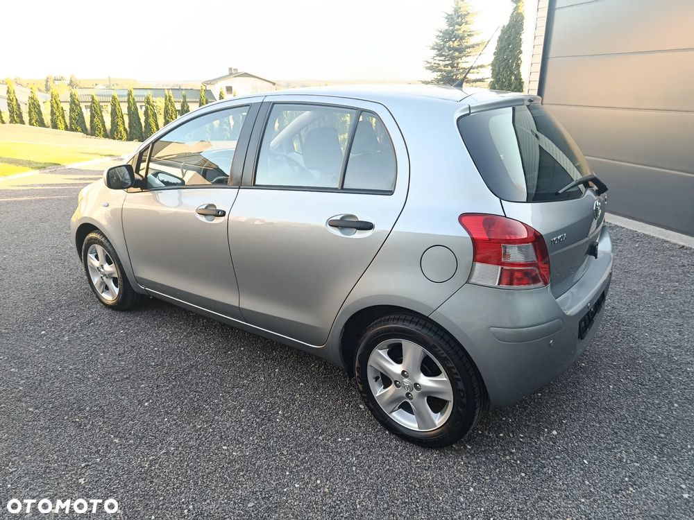 Toyota Yaris - 14