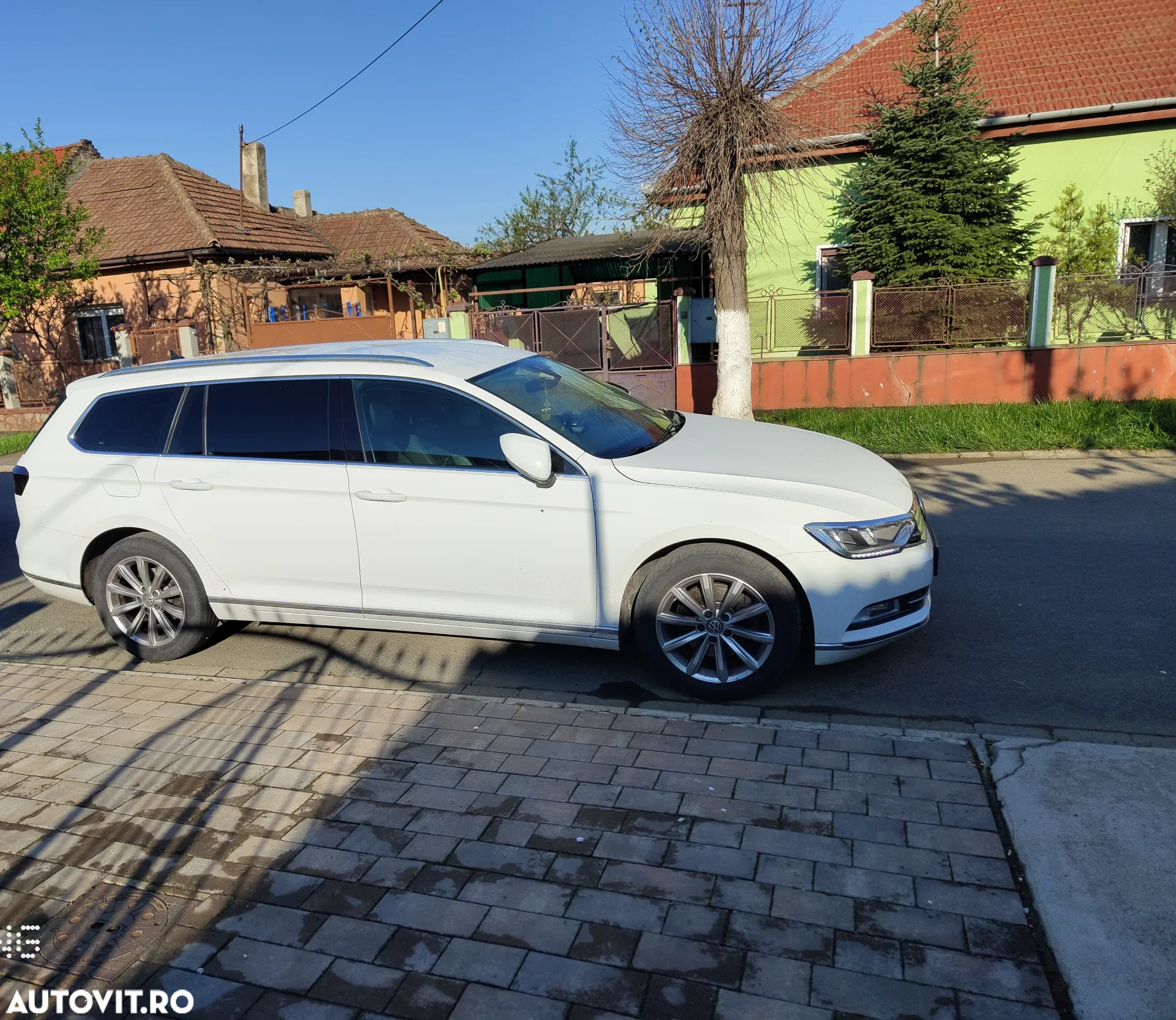 Volkswagen Passat - 2