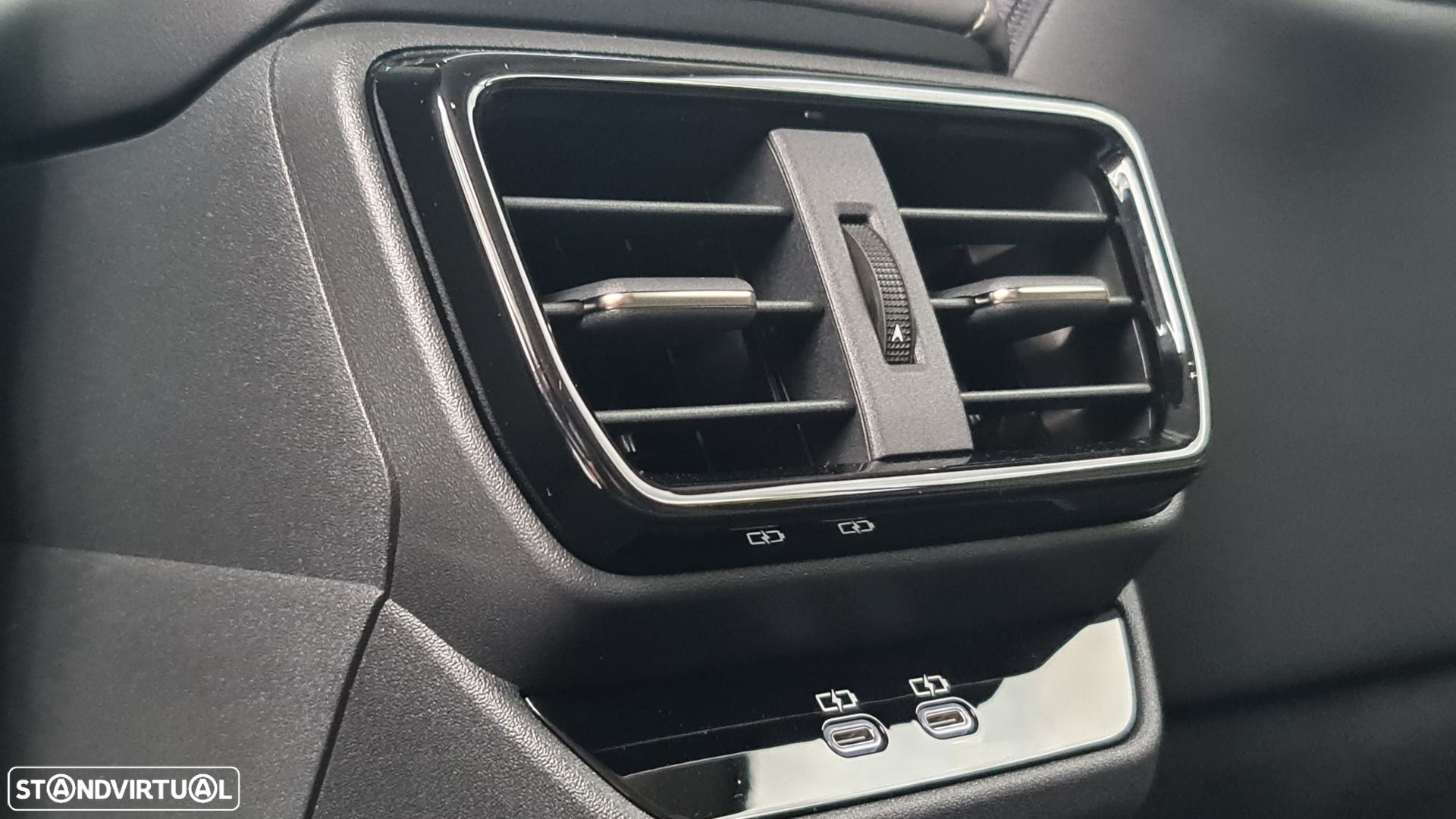 Lexus RZ 450e Executive Plus - 25