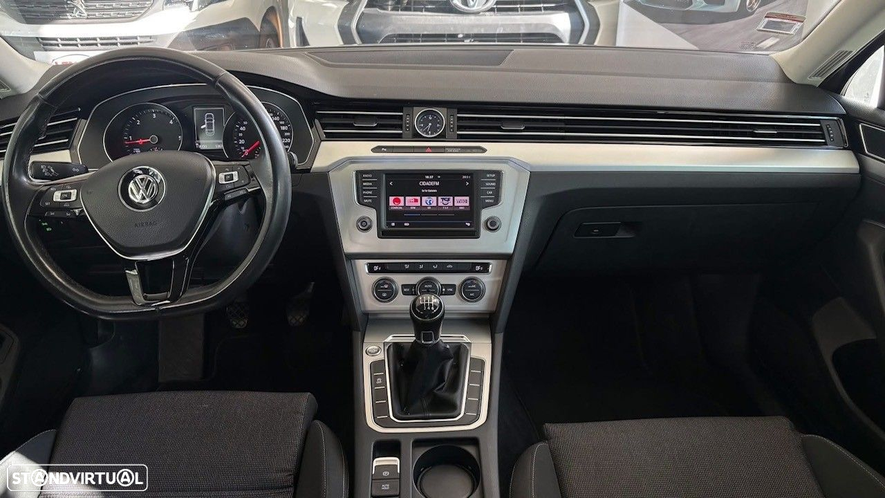 VW Passat 2.0 TDI Confortline - 5