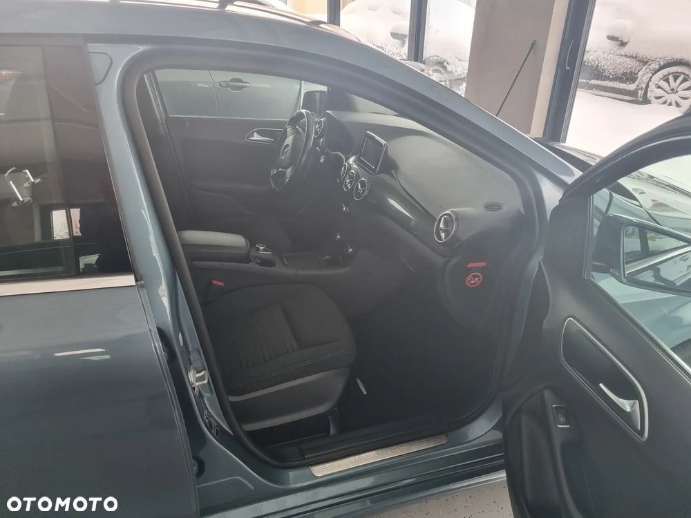 Mercedes-Benz Klasa B 180 CDI (BlueEFFICIENCY) 7G-DCT - 11