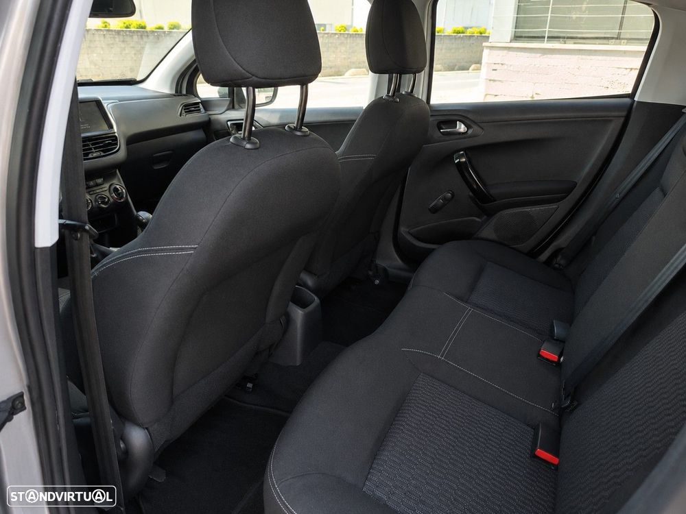Peugeot 208 1.2 PureTech Active - 11