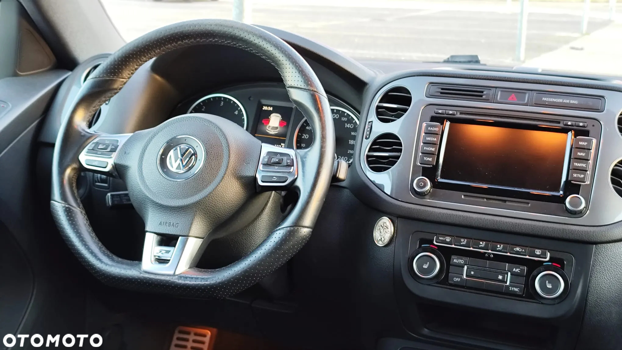 Volkswagen Tiguan 2.0 TDI 4Mot Perfectline R-Style DSG - 12