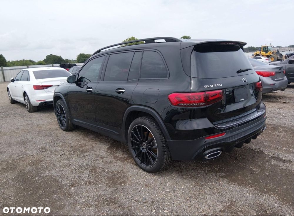 Mercedes-Benz GLB - 5