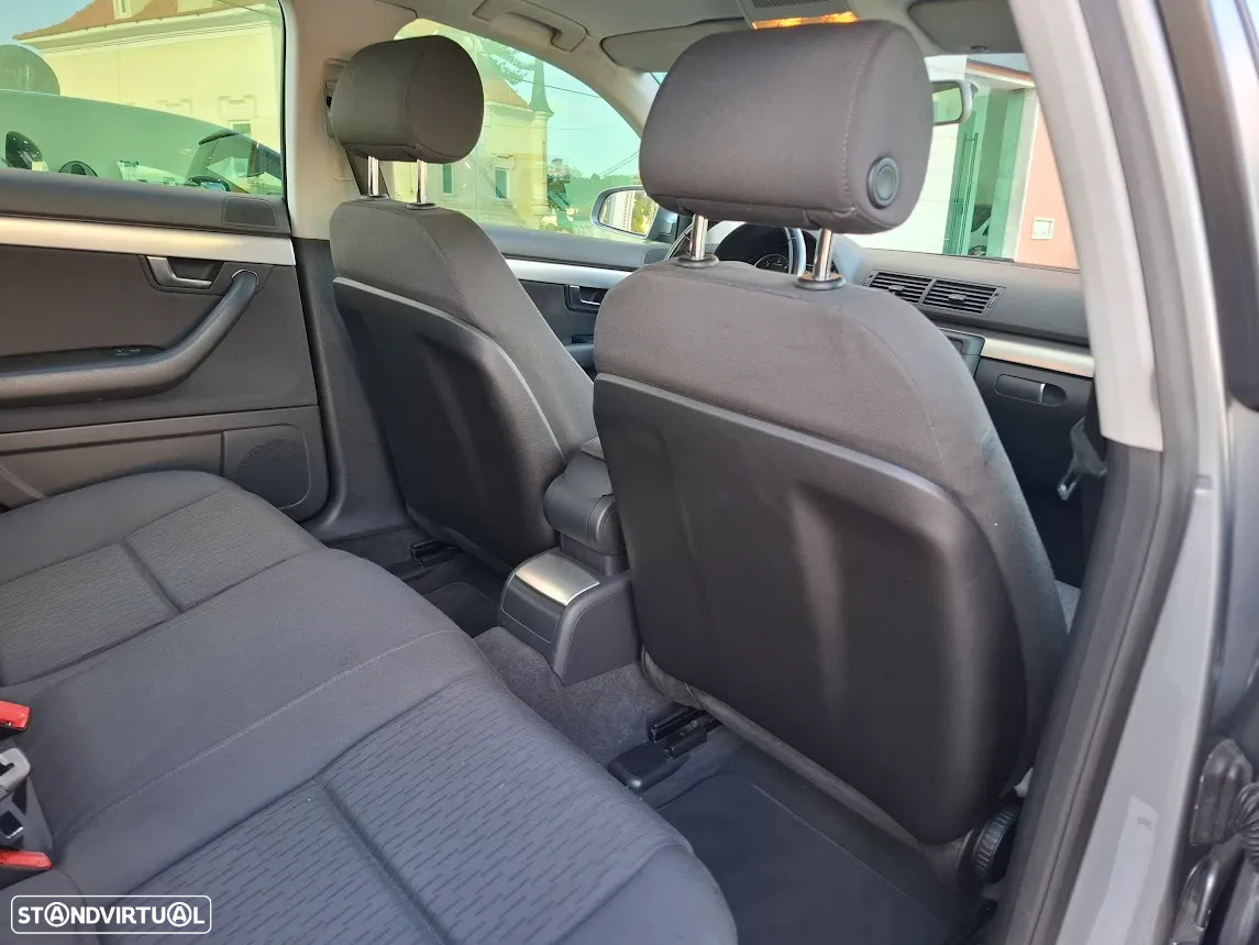 Audi A4 2.0 TDI S-line - 32