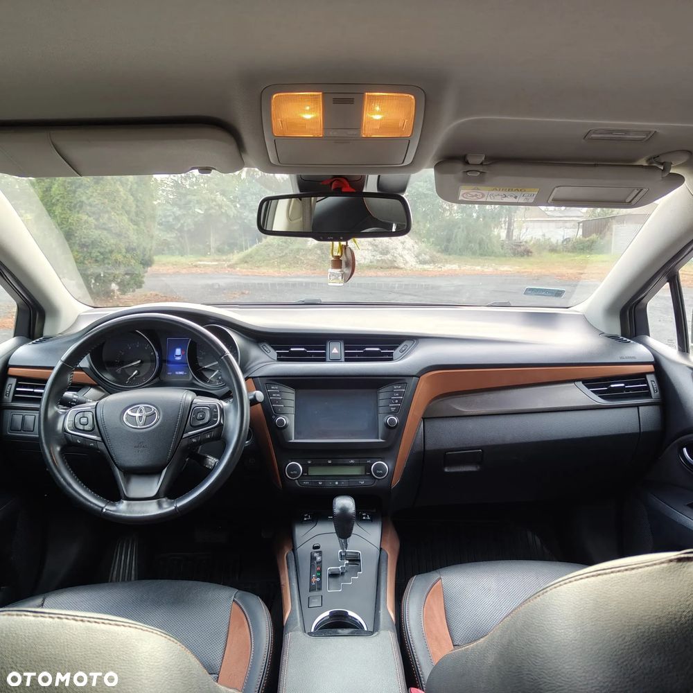 Toyota Avensis 1.8 Prestige MS - 19