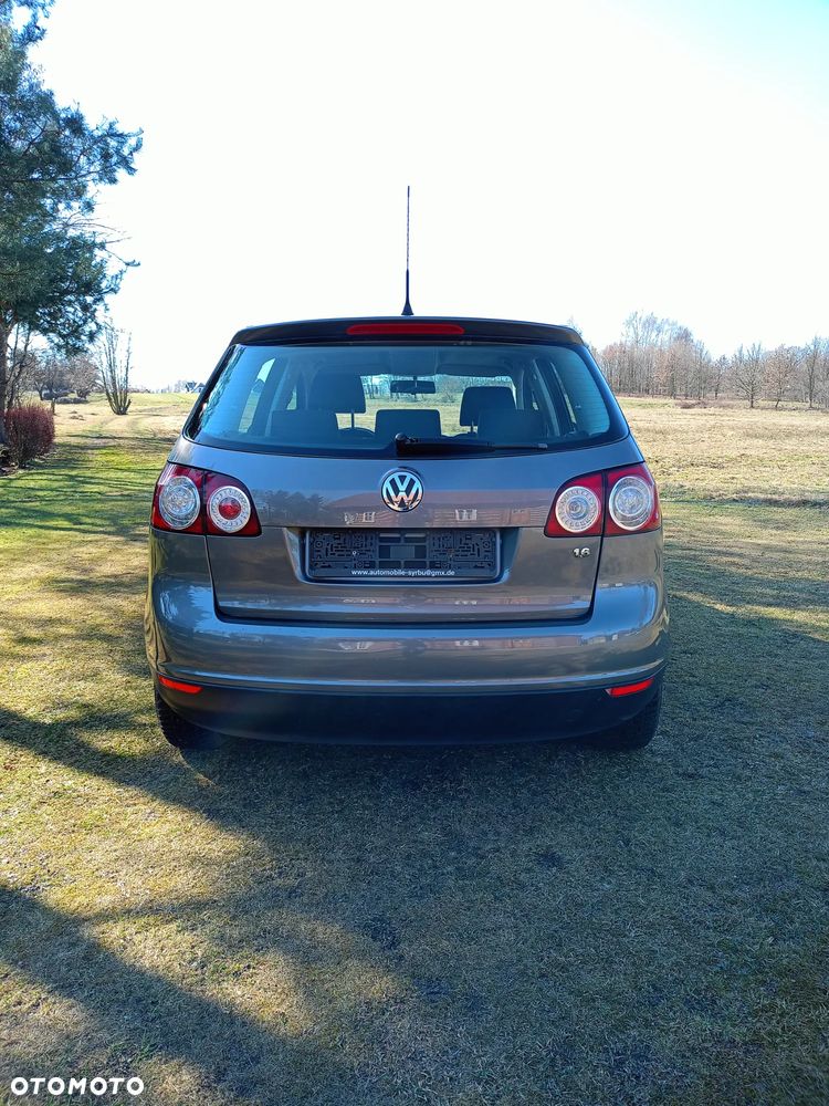 Volkswagen Golf - 6