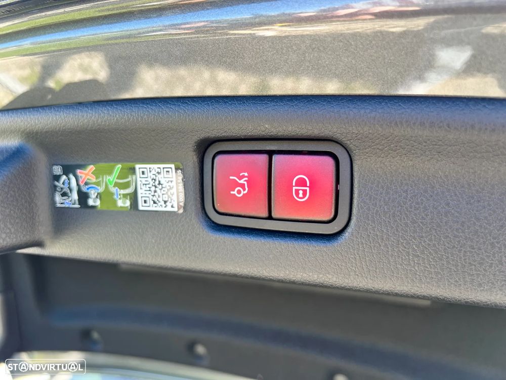 Mercedes-Benz C 400 e 4Matic AMG Line - 16