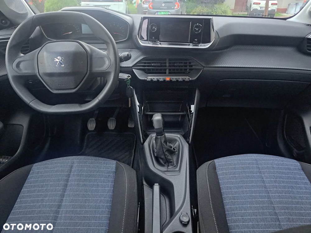 Peugeot 208 - 10