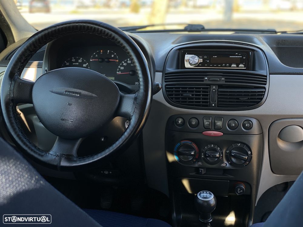 Fiat Punto 1.2 16V HLX - 9