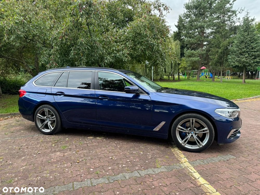 BMW Seria 5 530d xDrive Touring Sport Line - 2