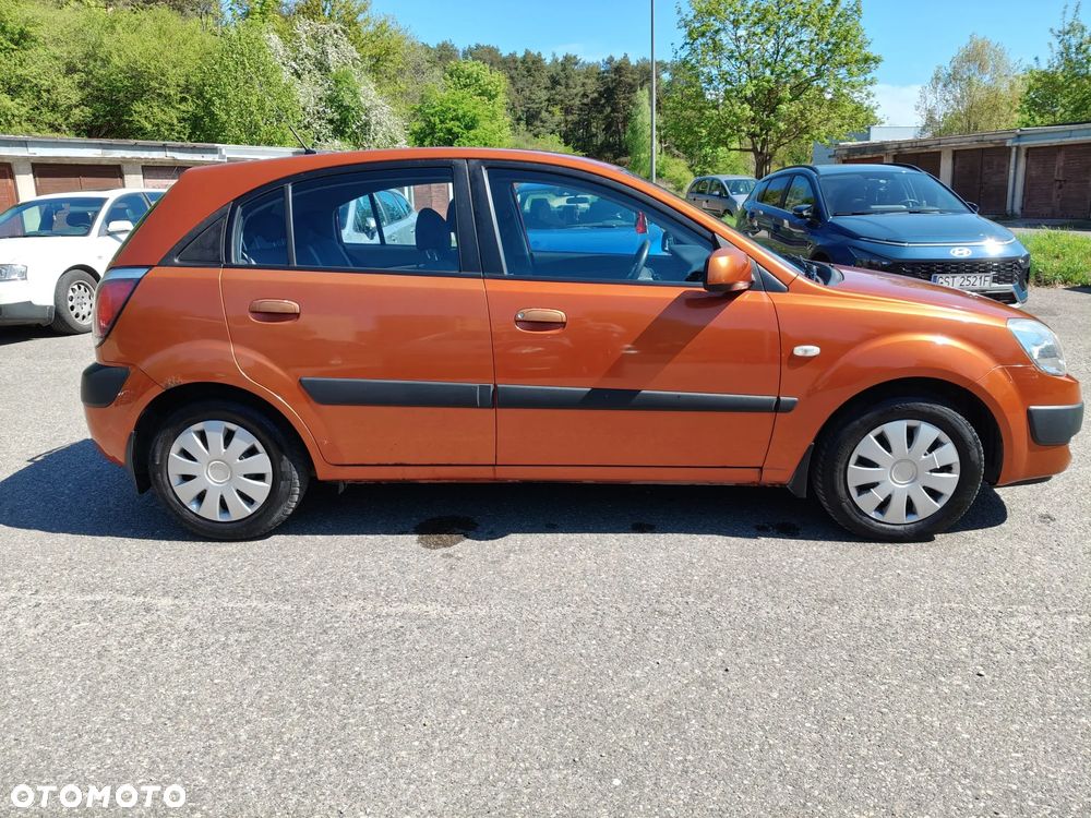 Kia Rio 1.4 Comfort - 2