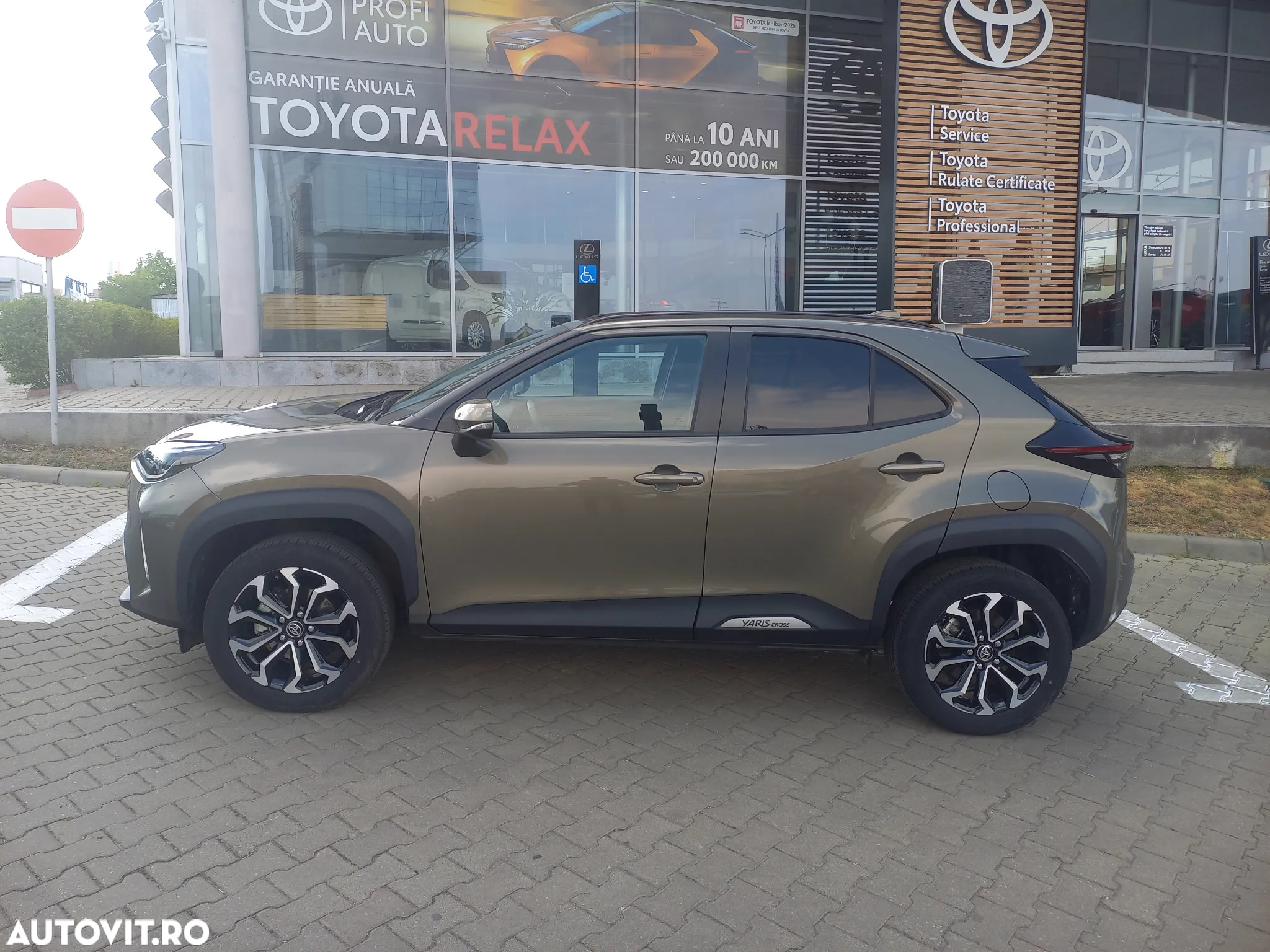 Toyota Yaris Cross 1.5 VVT-i HSD 4x2 Dynamic - 4