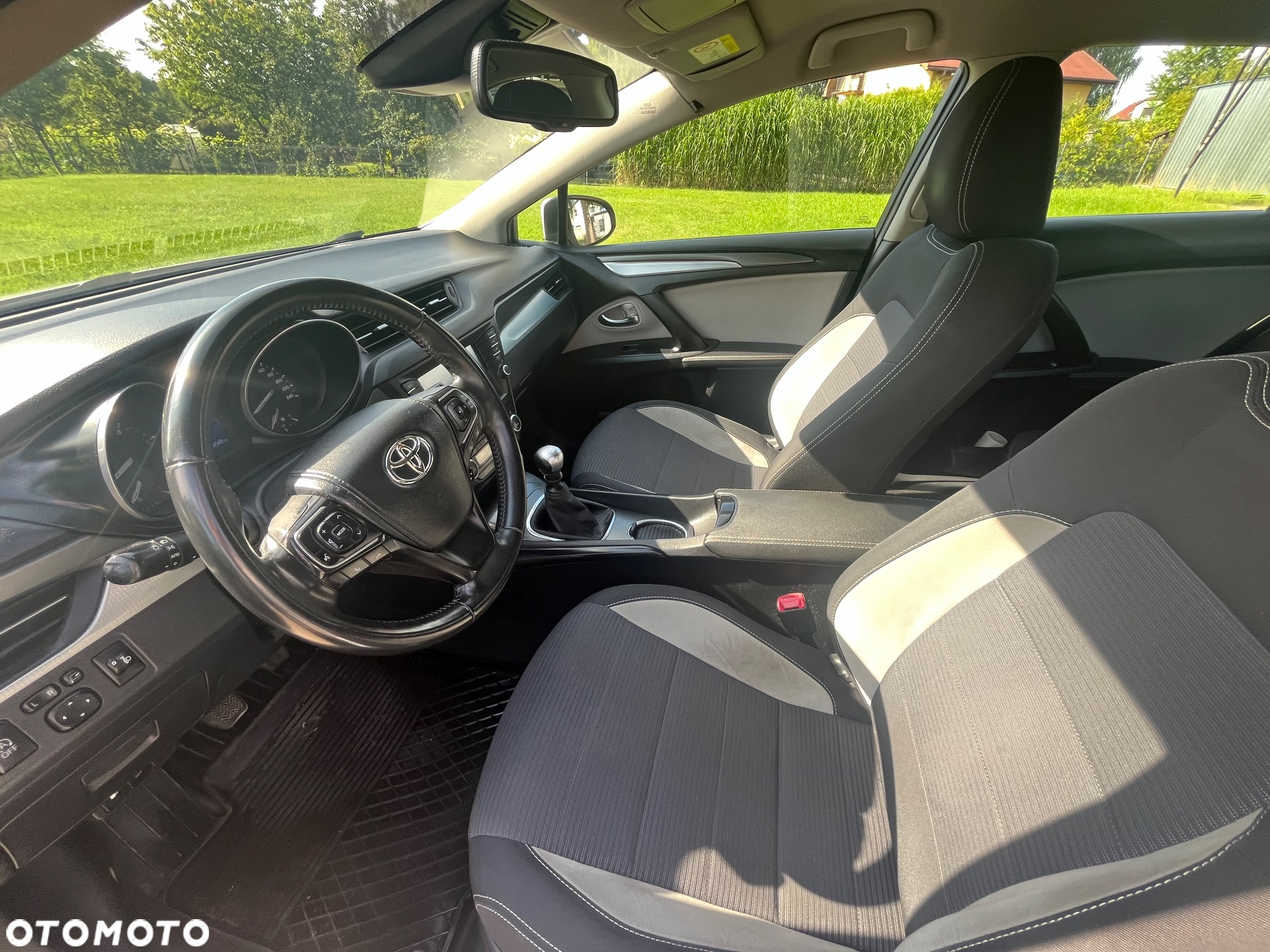 Toyota Avensis - 13
