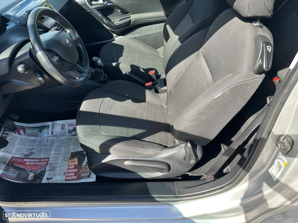 Peugeot 208 HDi 68 Like - 11