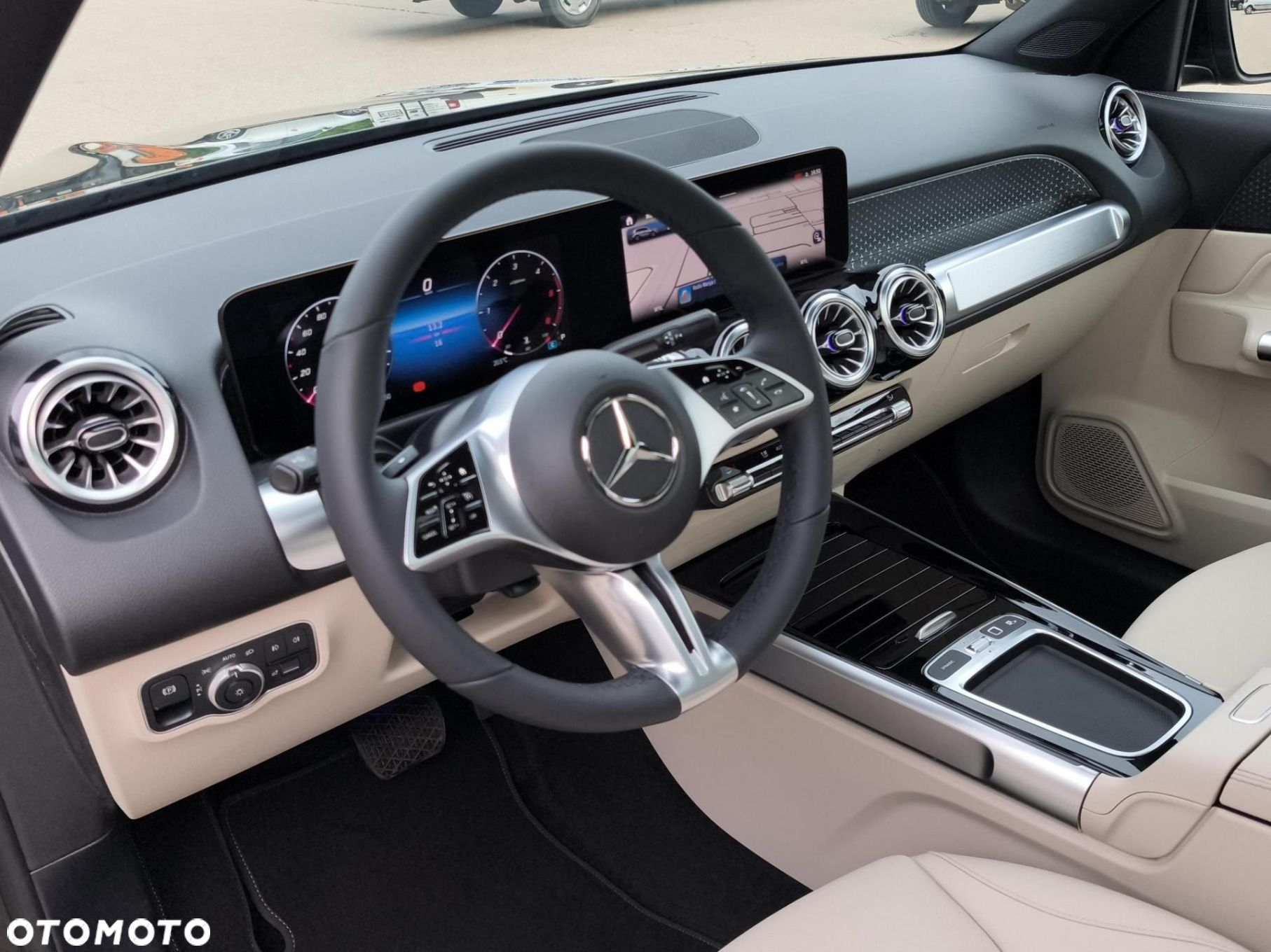 Mercedes-Benz GLB - 9