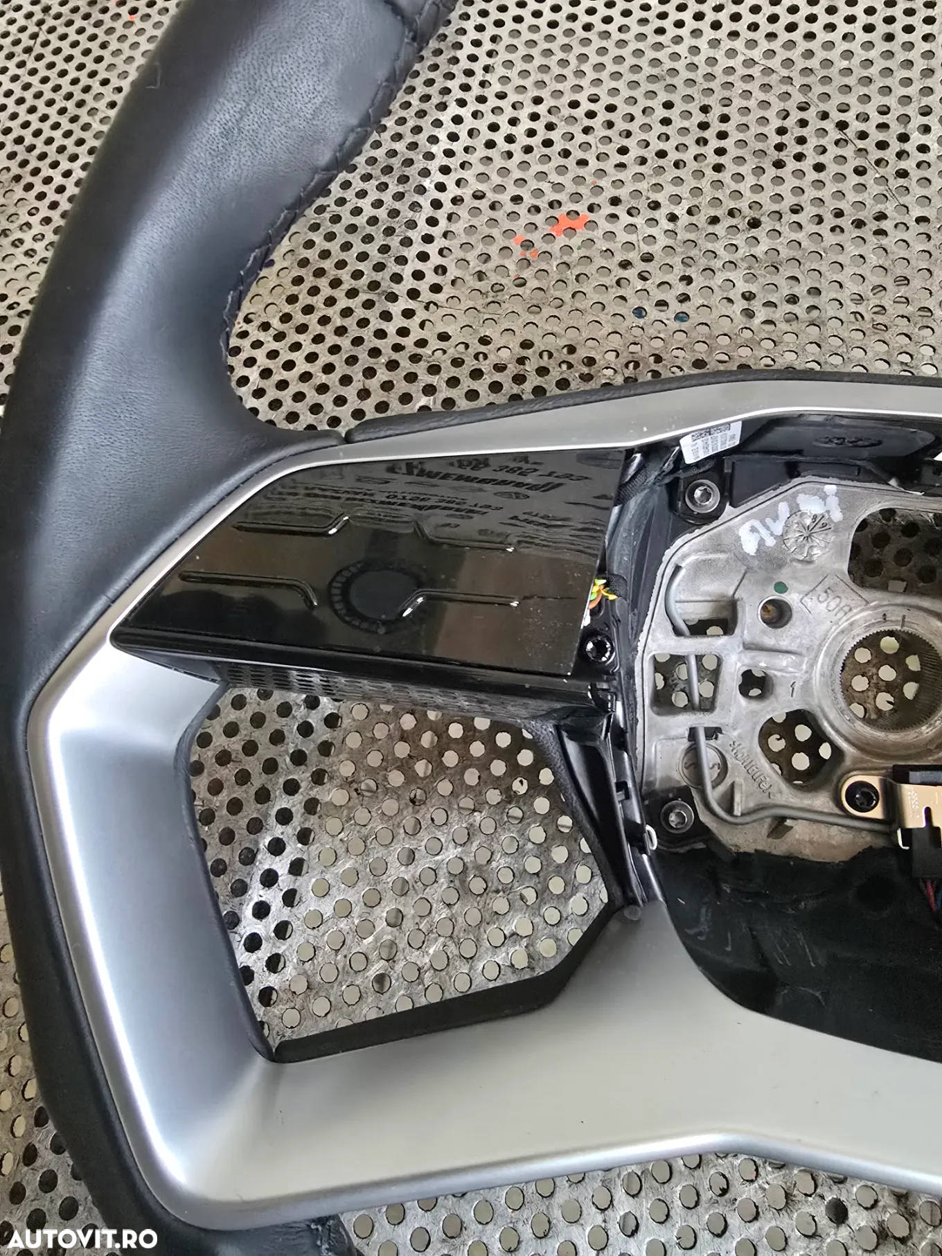 Volan Din Piele Cu Comenzi Audi Q4 E-Tron 2021-2025 Impecabil - 5