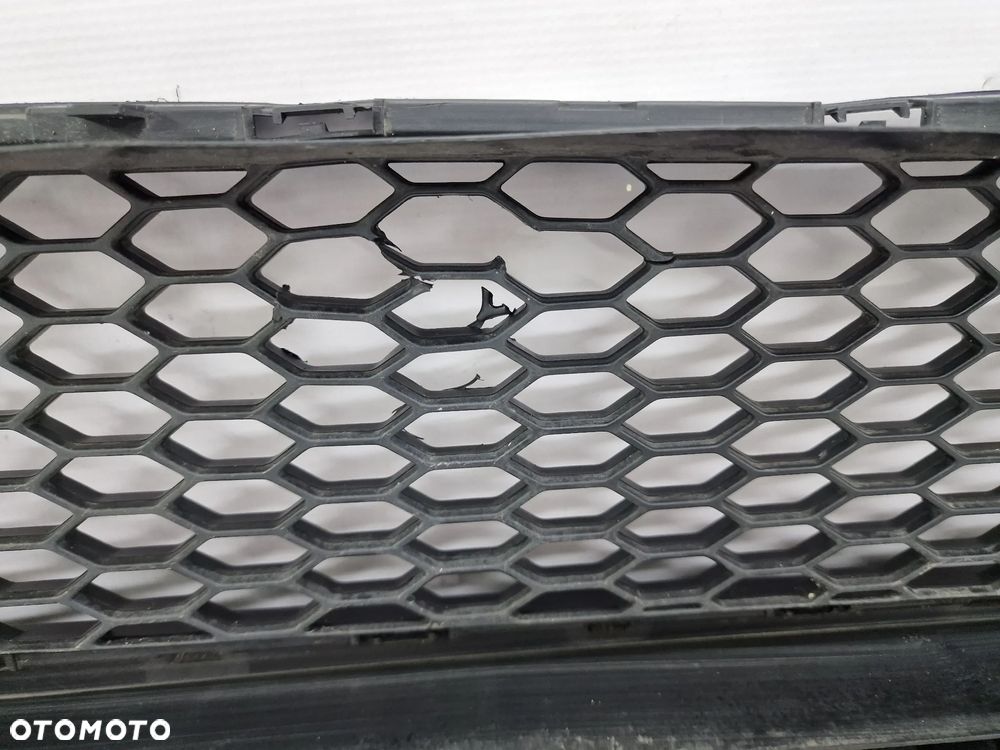 RENAULT TRAFIC 3 III 14- KRATKA ŚRODKOWA ZDERZAKA PRZEDNIEGO PRZÓD , NR 622544919R , NR AUKCJI KR404 - 14